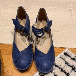 Sergio Tomali Blue Women's clog-like shoe with Buckle size 40 (9)